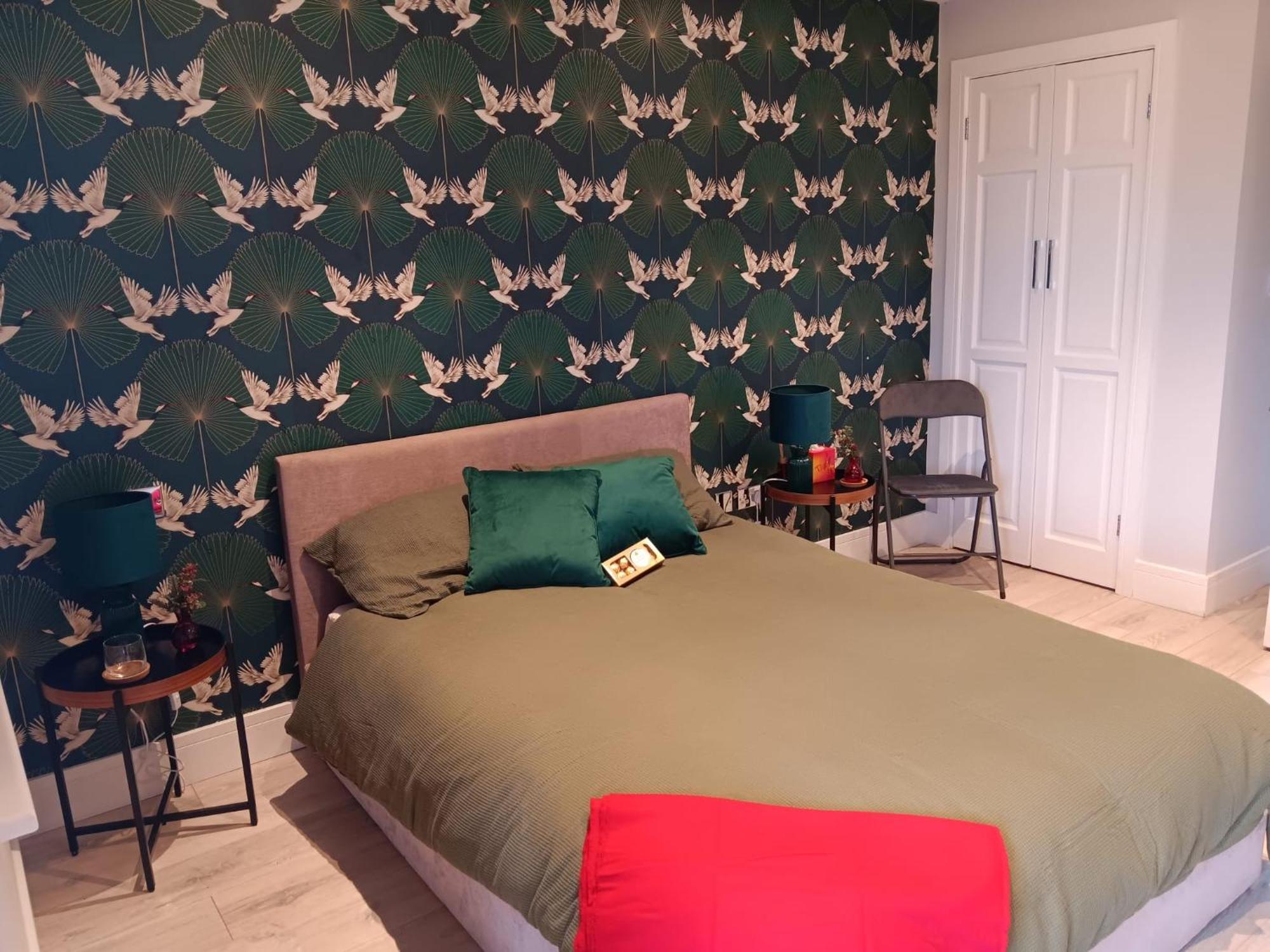 The Crown Radnage Hotel Ngoại thất bức ảnh